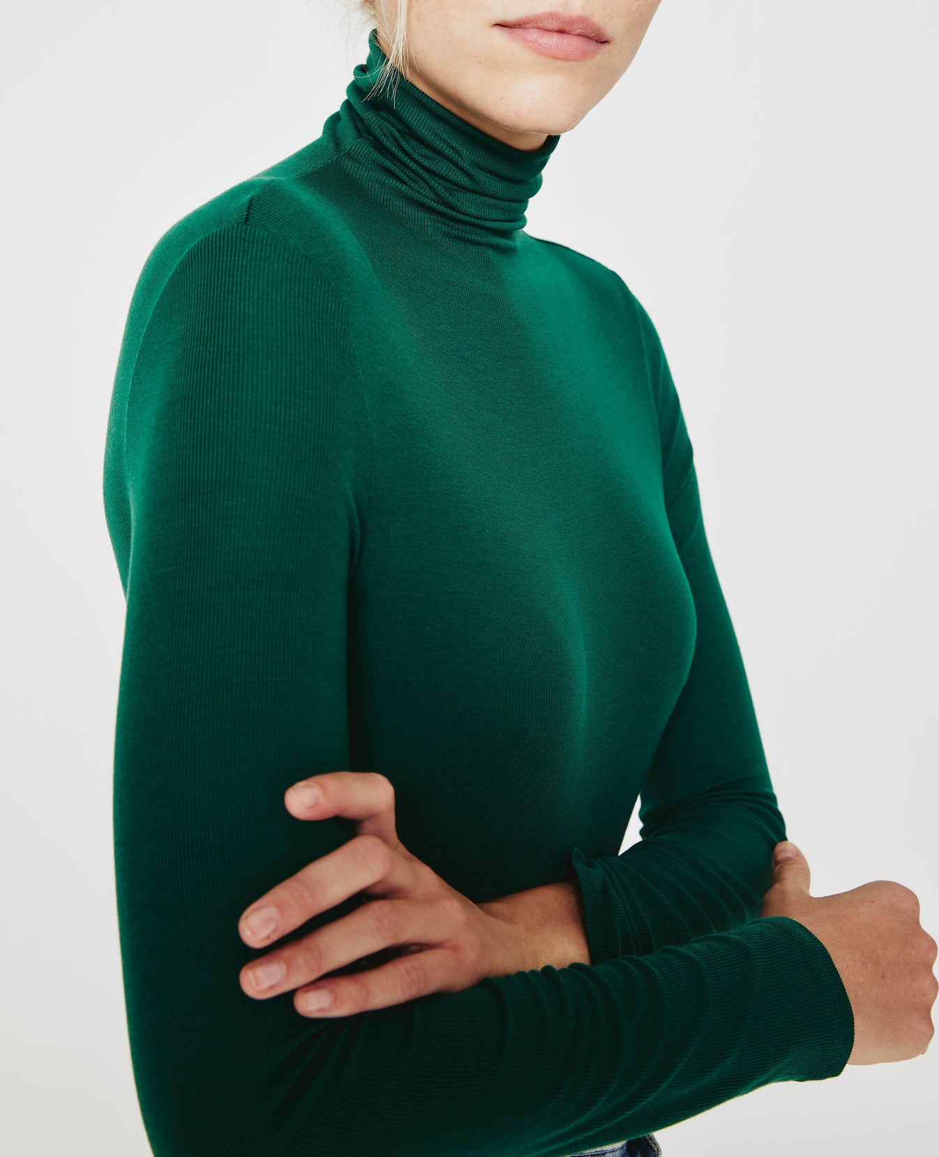 Chels Turtleneck Village Pine Slim Turtleneck Women Top Photo 2